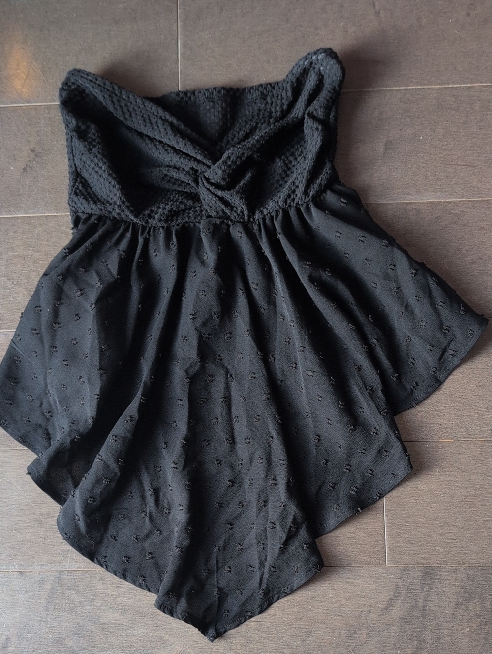 Black Strapless Twist-Front Women's Top